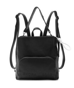 Mochila Tanger correa con remaches y llavero 30x28x10cm. x 1u.