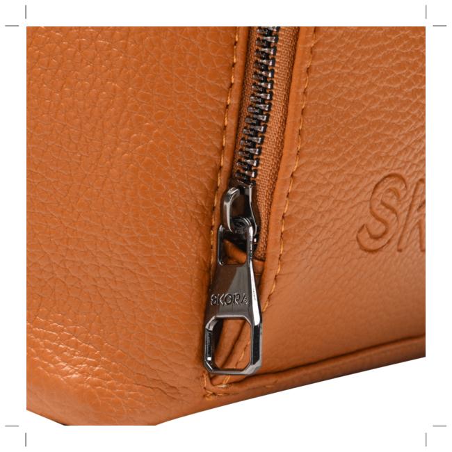 Mochila Tanger correa con remaches y llavero 30x28x10cm. x 1u. - Imagen 13