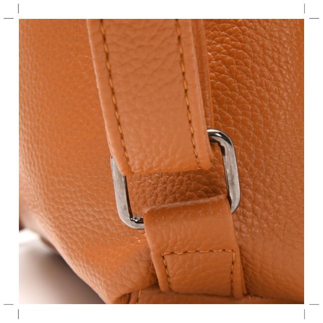Mochila Tanger correa con remaches y llavero 30x28x10cm. x 1u. - Imagen 5
