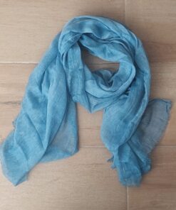 CHALINA EN ROLLITO JASPEADA. 70 X 165 CM.