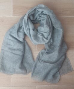 CHALINA EN ROLLITO JASPEADA. 70 X 165 CM.