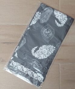 PAÑUELO RASADO FONDO NEGRO CON ESTAMPA BLANCA. 90 X 90 CM