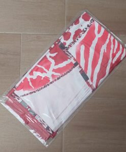 PAÑUELO RASADO ESTAMPADO ANIMAL PRINT ROJO. 90 X 90 CM