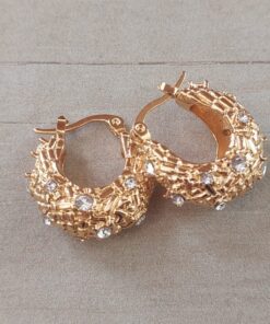 ARO DE ACERO DORADO TIPO CRIOLLO TRABAJADO CON STRASS. DIÁMETRO 20 MM, ANCHO 10 MM