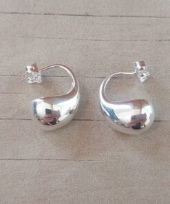 ARO DE ACERO BLANCO FORMA GOTA BOMBE COLGANTE. LARGO 15 MM