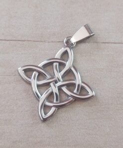 DIJE DE ACERO CRUZ NUDO DE BRUJAS. 30 MM