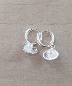 ARO DE ACERO BLANCO ARGOLLA BISAGRA 10 MM CON DIJE COLGANTE OSTRA CON PERLA. LARGO TOTAL 20 MM