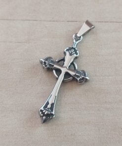 DIJE DE ACERO CRUZ TRABAJADA ENNEGRECIDA 24 X 40 MM