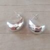 ARO DE ACERO BLANCO EFECTO PRISMA, TIPO GOTA CON FRU FRU. TAMAÑO 18 X 10 MM