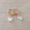 ARO DE ACERO DORADO ARGOLLA 2 MM CON BISAGRA Y DIJE CORAZON TORNASOL COLGANTE. DIÁMETRO 12 MM