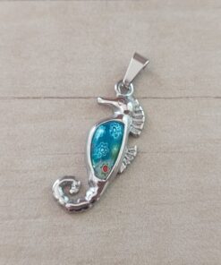 DIJE DE ACERO HIPOCAMPO TURQUESA. 18 X 25 MM