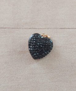 DIJE DE ACERO DORADO CORAZÓN CON STRASS NEGRO. TAMAÑO 14 MM