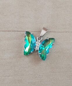 DIJE DE ACERO MARIPOSA DE ACRÍLICO VERDE TORNASOL. 15 X 20 MM