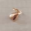 ANILLO DE ACERO DORADO CORAZÓN ABIERTO.TALLE ÚNICO