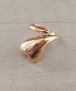 ANILLO DE ACERO DORADO CORAZÓN ABIERTO.TALLE ÚNICO