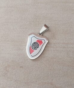 DIJE DE ACERO ESCUDO CARP RESINADO. MEDIDAS 15 X 20 MM