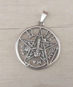 DIJE DE ACERO MEDALLA TETRAGRAMATON CALADA DE 35 MM DE DIÁMETRO.