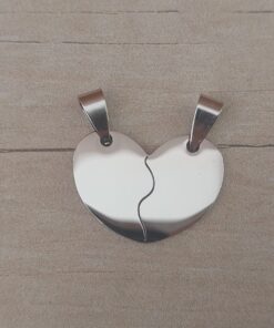 DIJE DE ACERO CORAZÓN PARA PARTIR PULIDO AMBOS LADOS 1.5 ESPESOR. TAMAÑO 27 x 20 MM