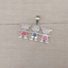 DIJE DE ACERO 2 NENAS Y 1 NENE ESMALTADOS. 30 X 15 MM