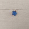 DIJE DE ACERO DORADO ESTRELLA CON STRASS AZUL. 12 MM