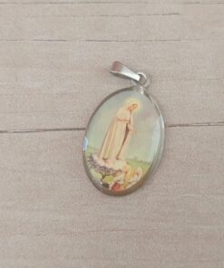 DIJE DE ACERO MEDALLA OVALADA VIRGEN DE FÁTIMA. MEDIDAS 17 X 27 MM