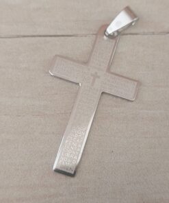 DIJE DE ACERO CRUZ CON PADRE NUESTRO GRABADO . TAMAÑO 24 X 43 MM