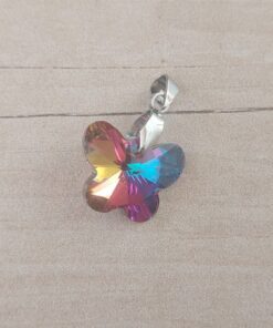 DIJE DE ACERO MARIPOSA DE ACRÍLICO TORNASOL MORADO. 18 X 15 MM