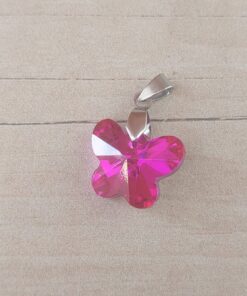 DIJE DE ACERO MARIPOSA DE ACRÍLICO FUCSIA. 18 X 15 MM