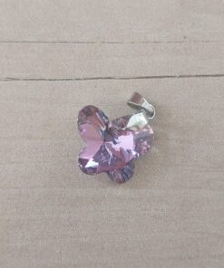 DIJE DE ACERO MARIPOSA DE ACRÍLICO TORNASOL LILA. 18 X 15 MM