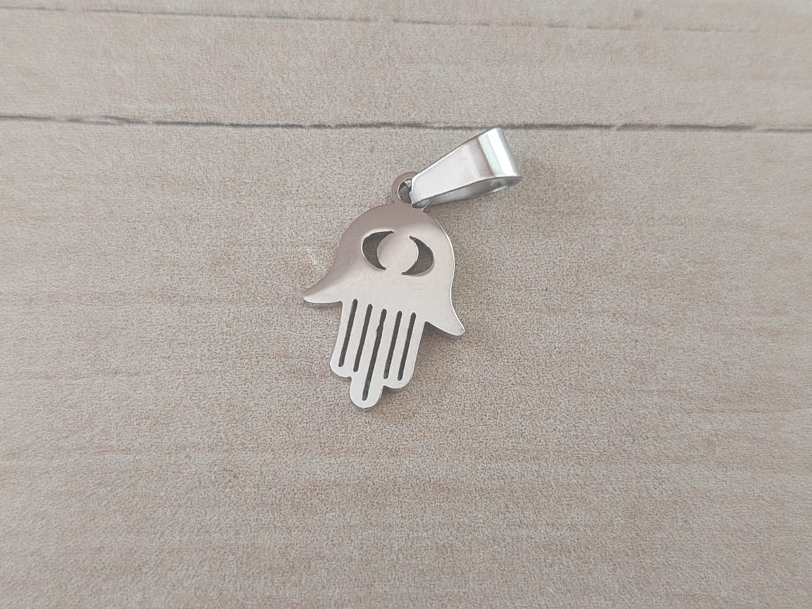 DIJE DE ACERO MANO DE FATIMA CON OJITO CALADO 12 X 15 MM