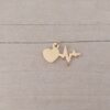 DIJE DE ACERO DORADO CORAZÓN CON SIGNO VITAL. 10 X 18 MM