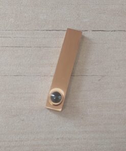 DIJE DE ACERO DORADO BARRA, «TE AMO» EN 100 IDIOMAS DIFERENTES. TAMAÑO 7 X 37 MM.
