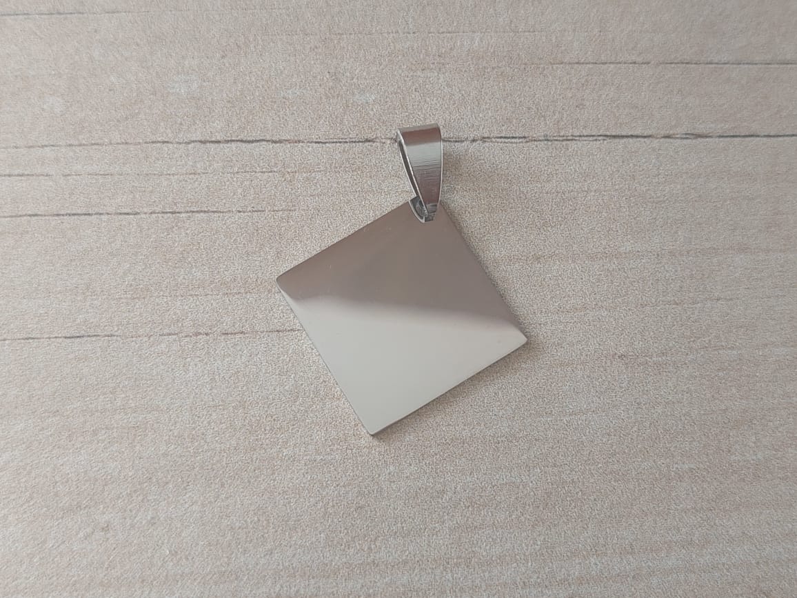 DIJE DE ACERO ROMBO 25 MM PARA GRABAR - 1MM ESPESOR. PULIDO UN SOLO LADO