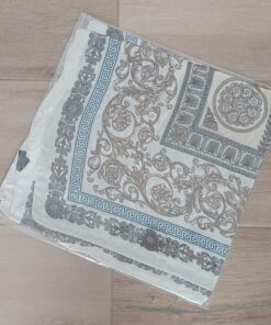 PAÑUELO RASADO ESTAMPADO BORDE BEIGE. TAMAÑO 70 X 70