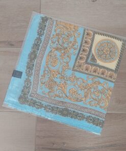 PAÑUELO RASADO ESTAMPADO BORDE CELESTE. TAMAÑO 70 X 70