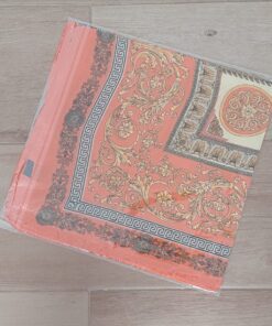 PAÑUELO RASADO ESTAMPADO BORDE NARANJA. TAMAÑO 70 X 70