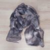 PASHMINA ESTAMPADA GRIS SIN FLECOS, 80 X 180 CM.