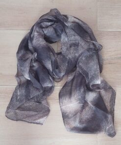PASHMINA ESTAMPADA GRIS SIN FLECOS, 80 X 180 CM.