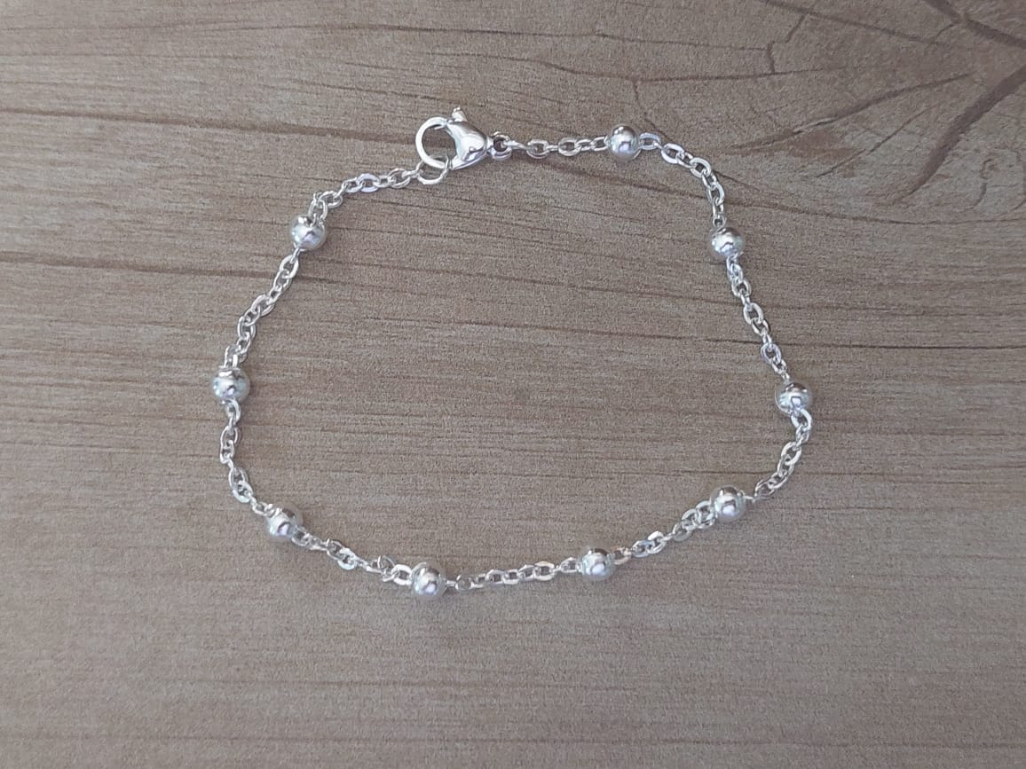 PULSERA DE ACERO BLANCO ESPEJITO CON BOLITAS 4 MM. LARGO 19 CM.