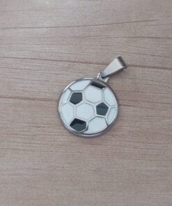 DIJE DE ACERO PELOTA FUTBOL PLANA CON GAJOS NEGROS Y BLANCOS. DIÁMETRO 22 MM