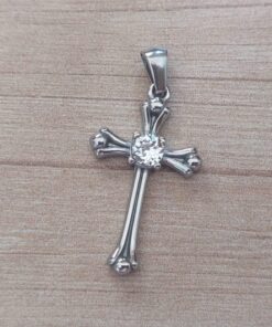 DIJE DE ACERO CRUZ ESTILO GOTICO CON STRASS. 17 X 30 MM