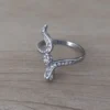 Anillo de acero con forma de serpiente con strass