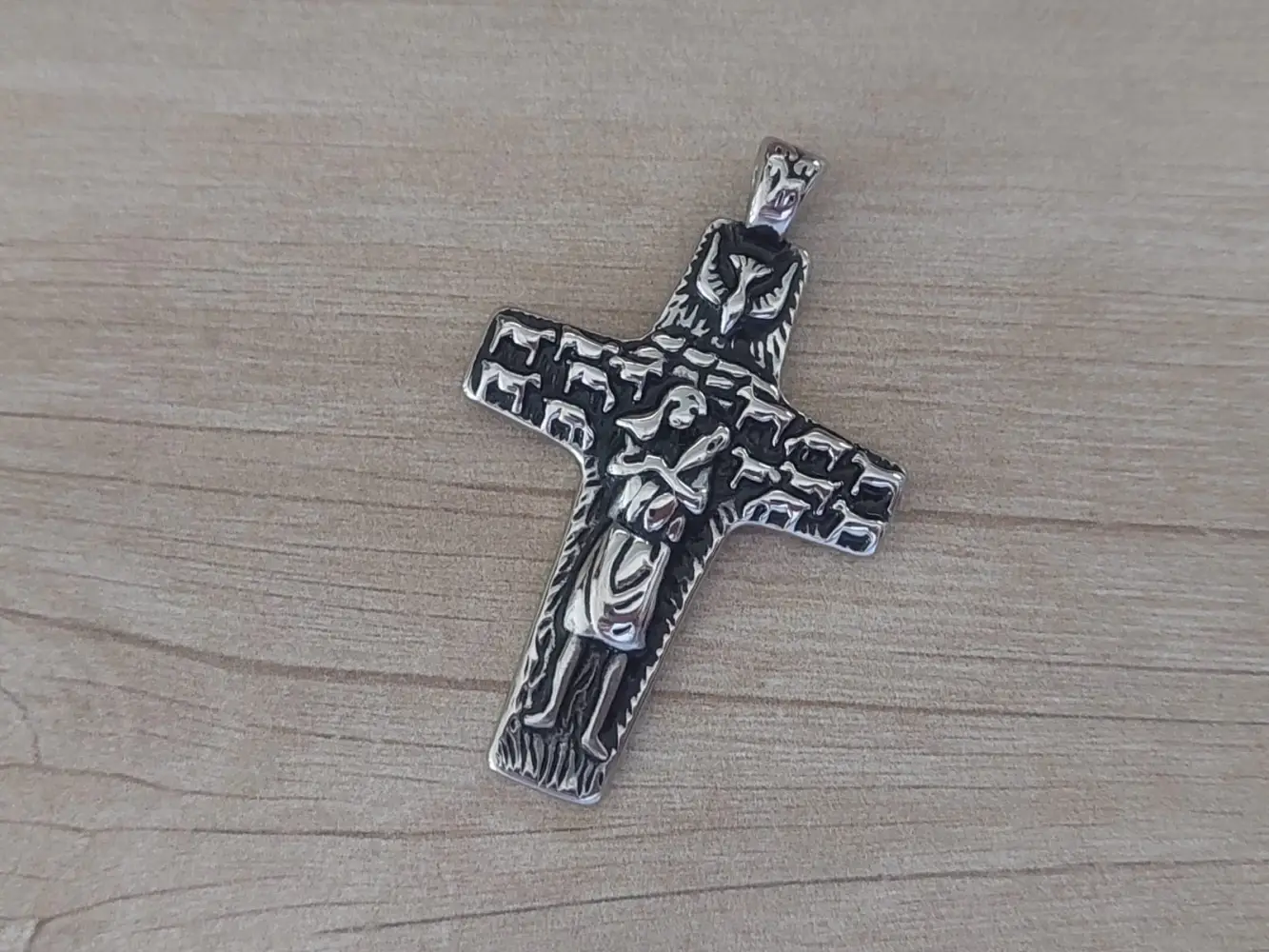 dije de acero cruz del buen pastor papa francisco