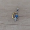 dije de acero astronauta en la luna