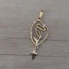 dije de acero dorado religioso virgen con cruz