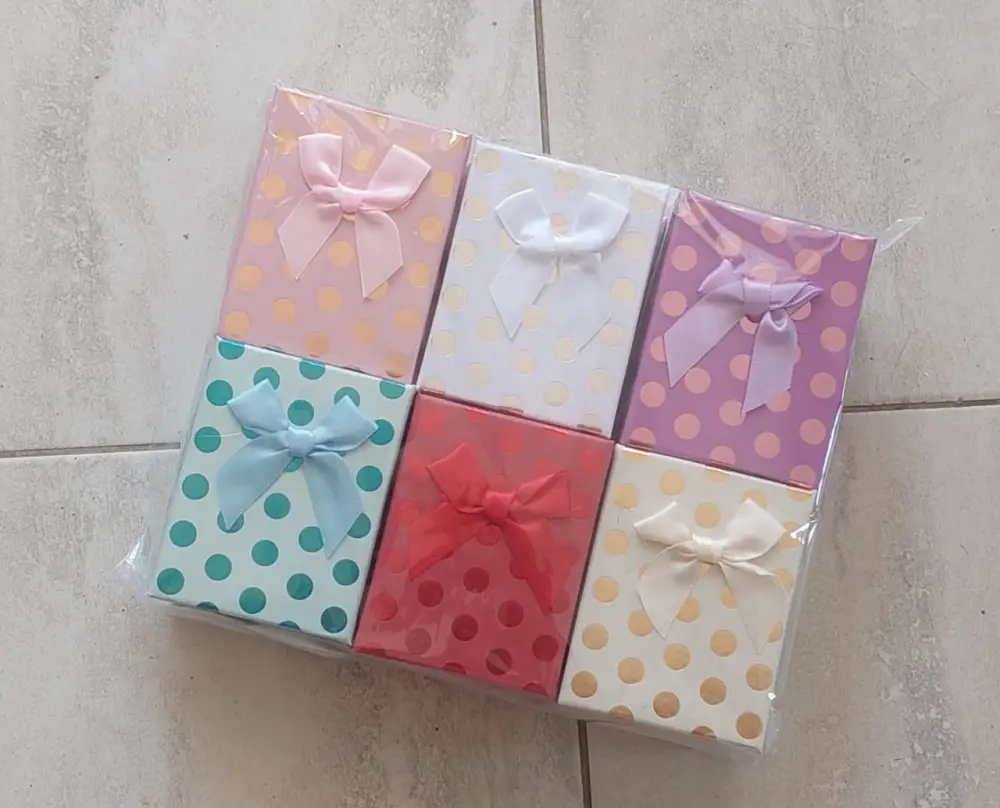 estuche con lunares para conjuntos