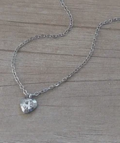 cadena de acero con dije corazon con strass