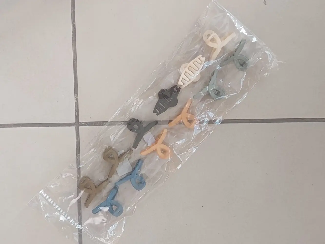 12 broches con forma de lazo