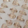 Caja de anillos de acero dorado celta