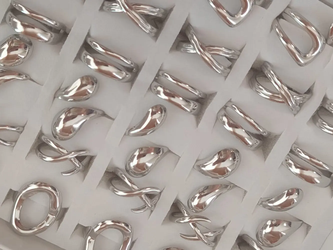 Caja de anillos de acero chunky